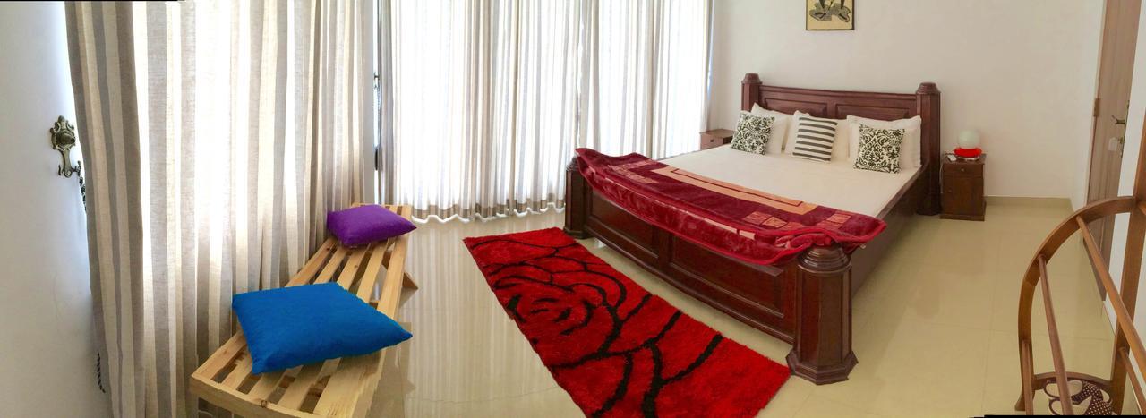 Angel Tower Bed & Breakfast Канди Екстериор снимка